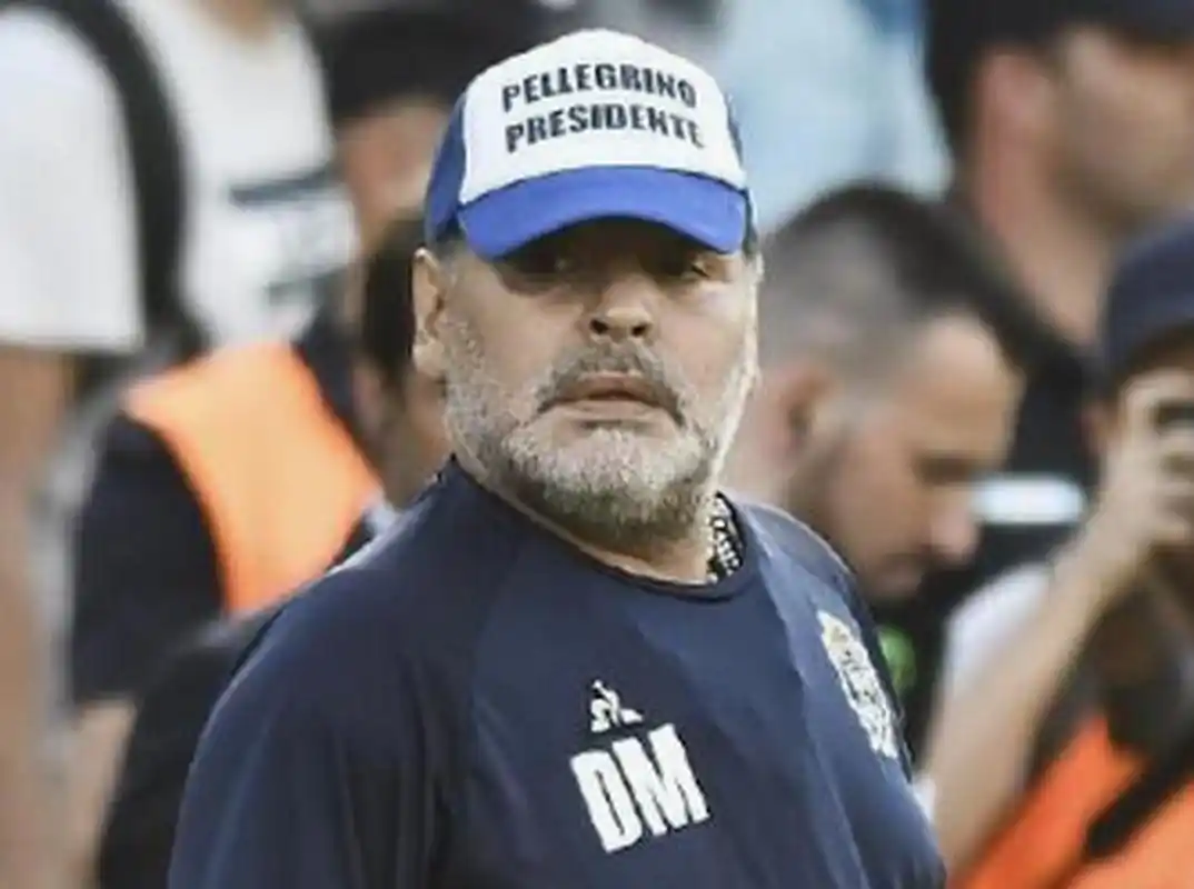 足球比赛中 足球比赛中